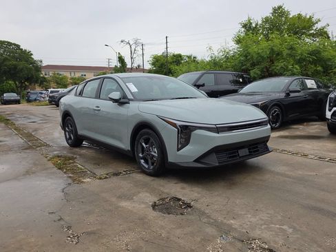 New 2026 Kia K4 FWD image 2