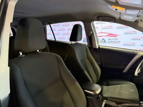Used 2018 Toyota RAV4 LE FWD image 51