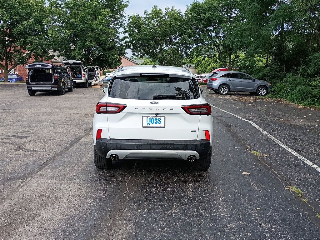 Used 2023 Ford Escape SE FWD image 4
