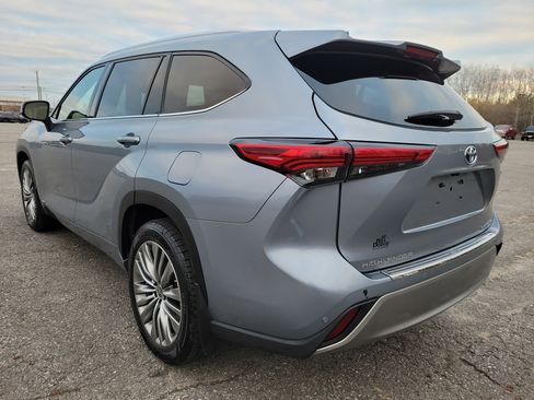 Used 2021 Toyota Highlander Platinum image 7