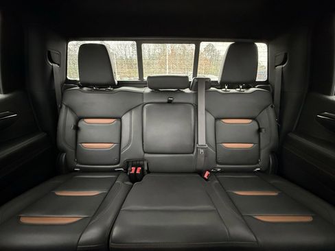 Used 2024 GMC Sierra 1500 AT4 w/ Technology Package image 28