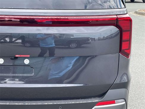 New 2026 Kia Carnival SX w/ SX Dark Edition Package image 11