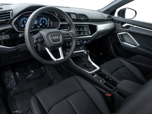 New 2025 Audi Q3 2.0T Premium image 8