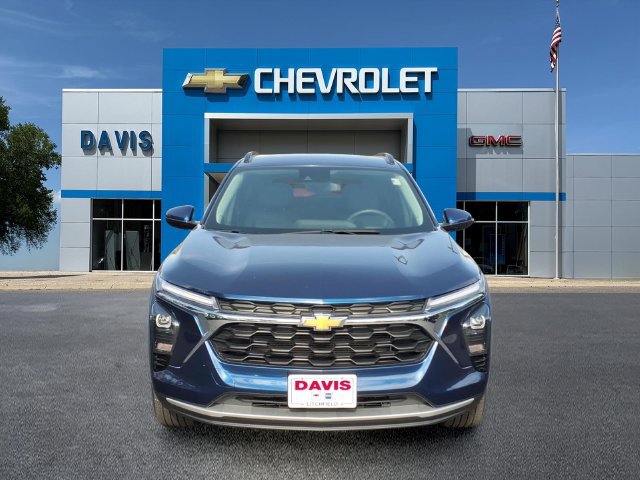 Used 2024 Chevrolet Trax LT w/ LT Convenience Package FWD image 8