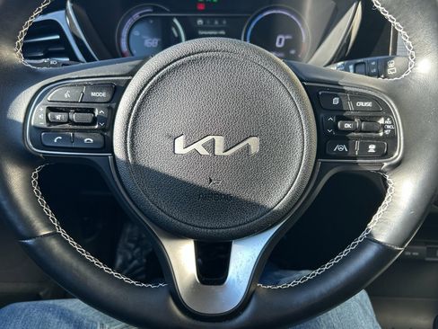 Used 2022 Kia Niro EX w/ Cold Weather Package image 24