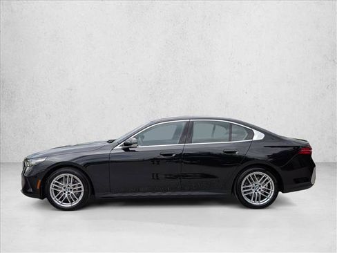 Used 2025 BMW 530i xDrive AWD/4WD image 9