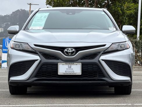 Used 2021 Toyota Camry SE FWD image 5