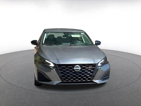 Used 2025 Nissan Altima 2.5 SR image 3