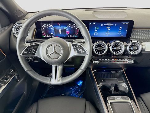 Used 2024 Mercedes-Benz GLB 250 4MATIC image 21