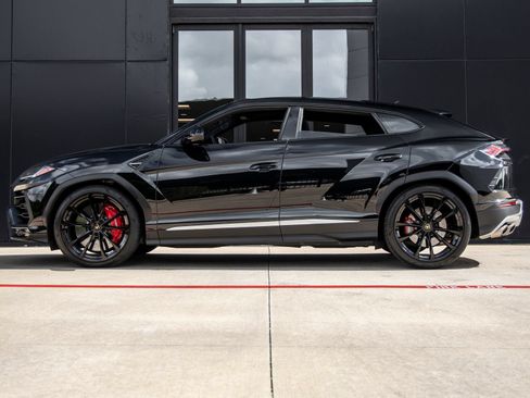 Used 2022 Lamborghini Urus AWD/4WD image 9