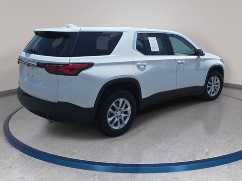 Used 2023 Chevrolet Traverse LS AWD/4WD image 5