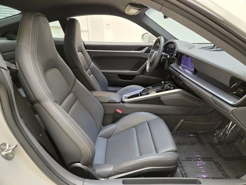 Used 2021 Porsche 911 Carrera image 23
