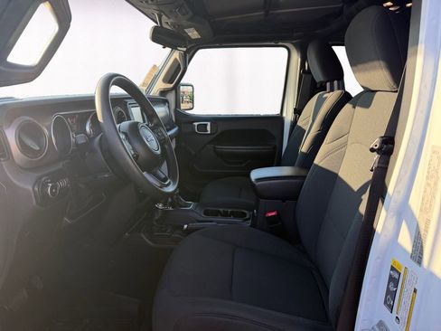 Used 2020 Jeep Wrangler Unlimited Sport image 9