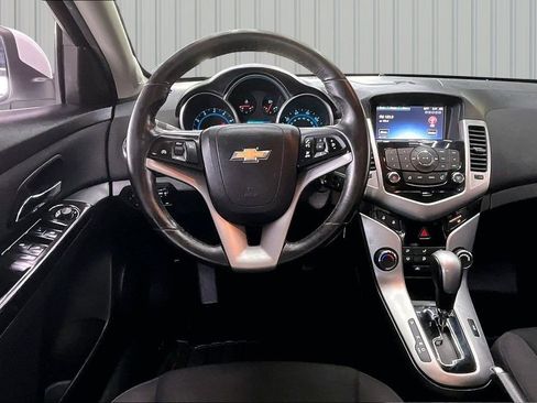 Used 2014 Chevrolet Cruze LT FWD image 8