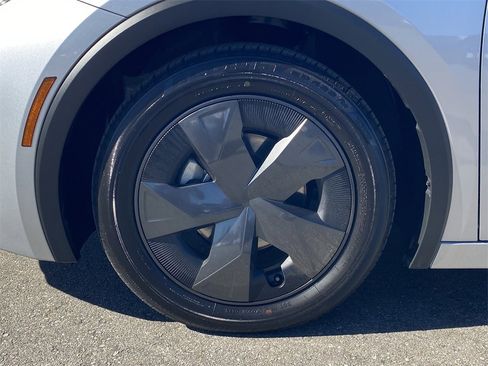 Certified 2025 Toyota Prius LE image 12