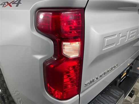 Used 2020 Chevrolet Silverado 1500 LT image 18