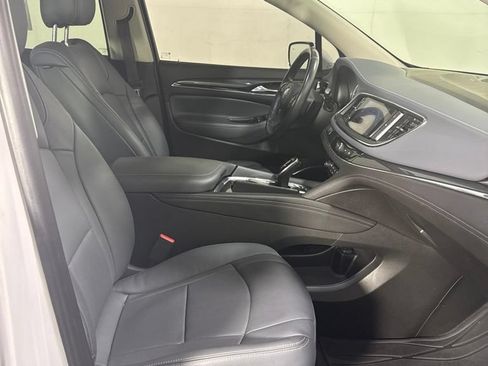 Used 2021 Buick Enclave Essence w/ Sound and Sites Package AWD/4WD image 17