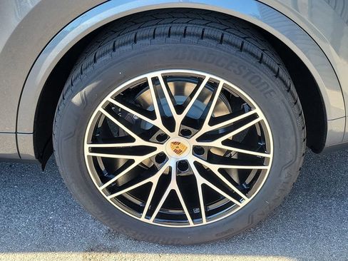 New 2026 Porsche Cayenne Coupe AWD/4WD image 11