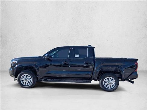 Used 2025 Toyota Tacoma SR5 AWD/4WD image 5