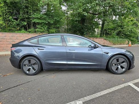Used 2023 Tesla Model 3 Standard Range RWD image 7