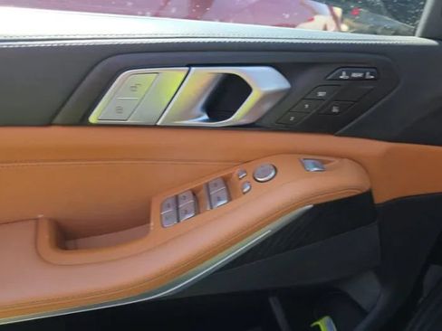 Used 2022 BMW X7 xDrive40i w/ Executive Package AWD/4WD image 3