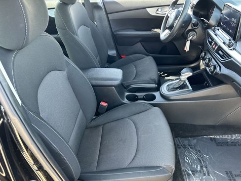 Certified 2023 Kia Forte LXS w/ LXS Technology Package image 10
