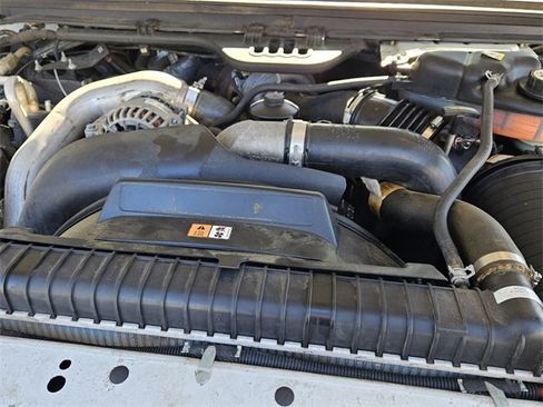 Used 2006 Ford F350 XLT image 25