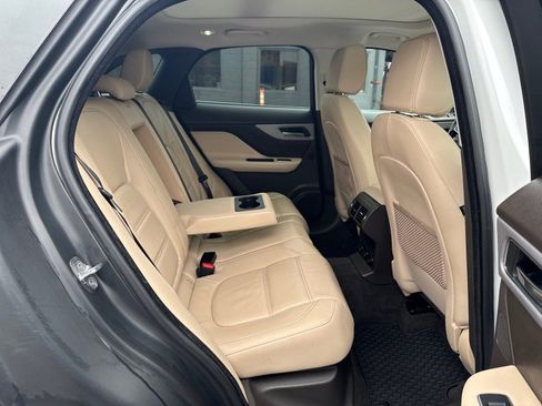 Used 2017 Jaguar F-PACE Prestige image 28