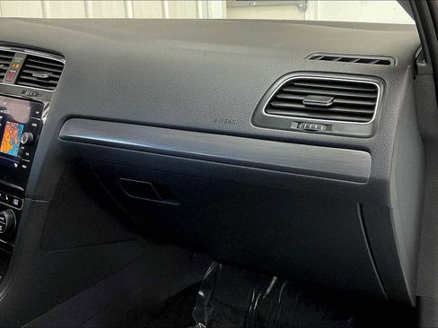 Used 2019 Volkswagen e-Golf SE w/ Driver Assistance Package image 20