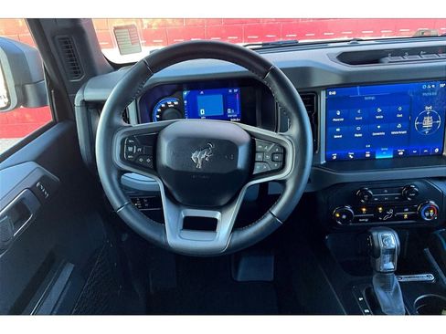 Used 2024 Ford Bronco Black Diamond image 6