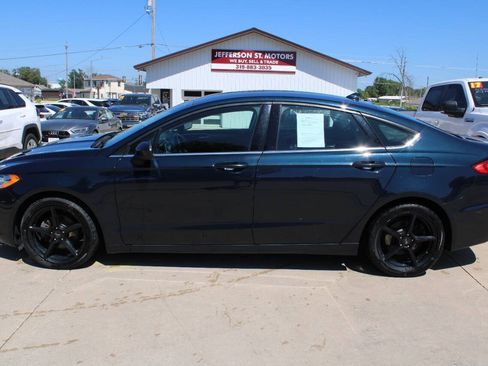 Used 2020 Ford Fusion SE FWD image 1