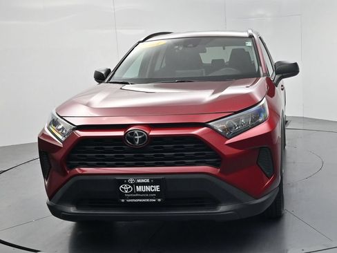 Used 2021 Toyota RAV4 LE AWD/4WD image 3