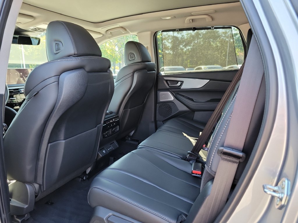 Certified 2026 Acura MDX w/ Technology Package FWD image 13