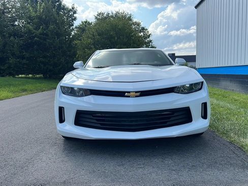 Used 2018 Chevrolet Camaro LT RWD image 2