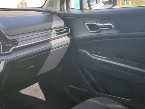 Used 2023 Kia Sportage LX FWD image 18
