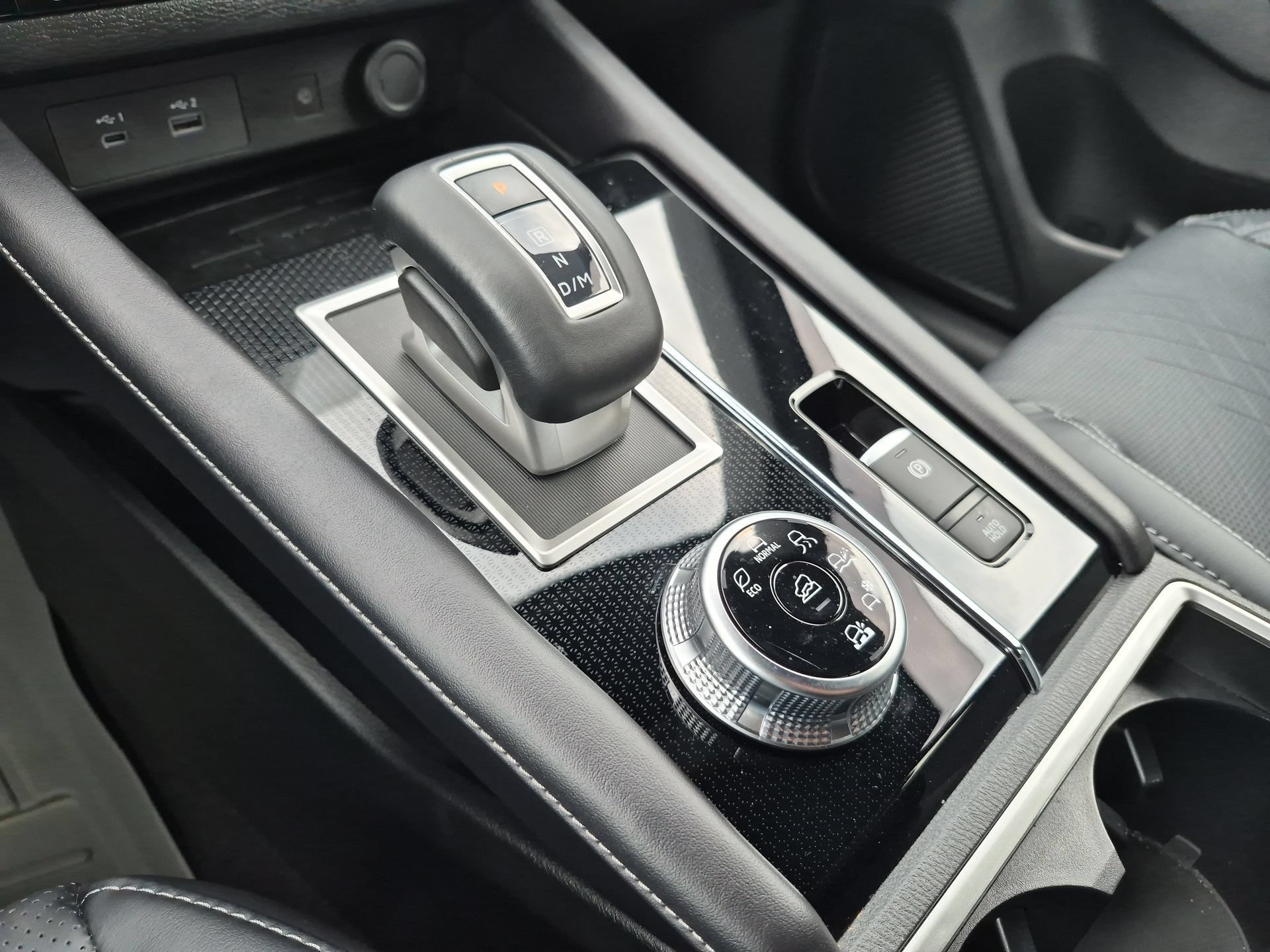 Used 2024 Mitsubishi Outlander SEL AWD/4WD image 16