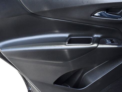 Used 2021 Chevrolet Equinox LT image 11