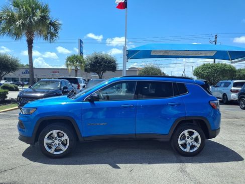 Used 2024 Jeep Compass Latitude AWD/4WD image 24