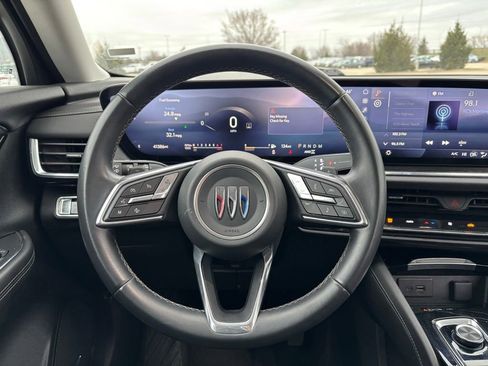 Used 2024 Buick Envision Preferred image 12