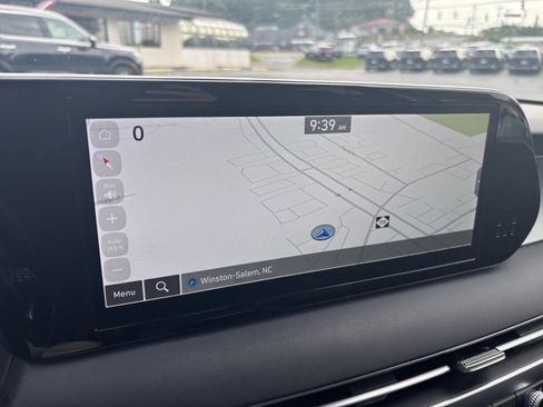 Used 2025 Hyundai Palisade SEL FWD image 18