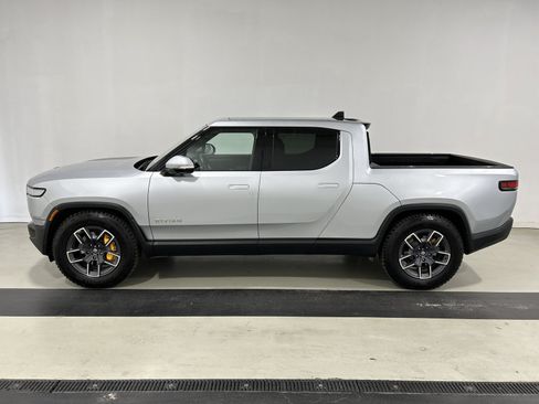 Used 2022 Rivian R1T Adventure AWD/4WD image 2