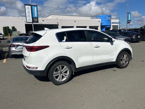 Used 2019 Kia Sportage LX image 3