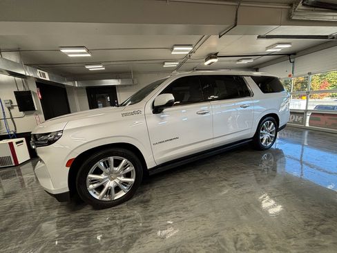 Used 2021 Chevrolet Suburban High Country image 8