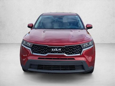 Used 2023 Kia Sorento LX image 2