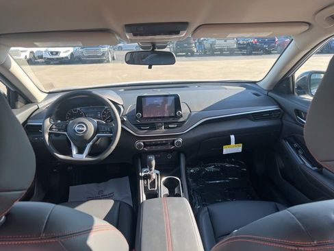New 2025 Nissan Altima 2.5 SR image 10