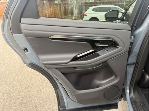 Used 2021 Land Rover Range Rover Evoque SE image 30