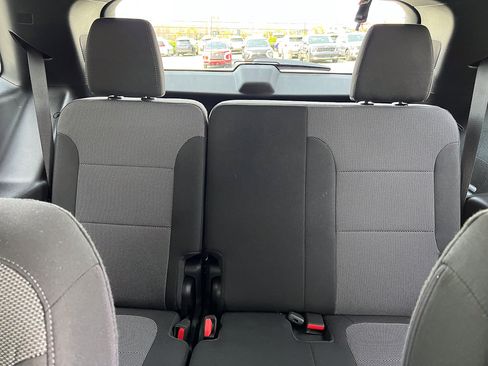 Used 2023 Chevrolet Traverse LT image 29