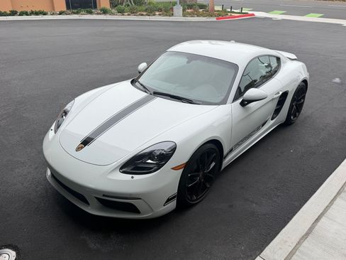 Certified 2024 Porsche 718 Cayman RWD image 17