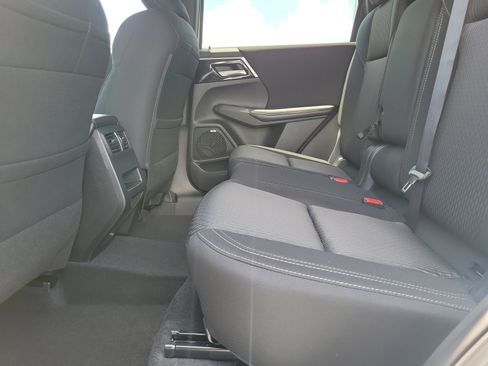 New 2026 Mitsubishi Outlander ES FWD image 12