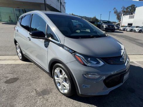 Used 2021 Chevrolet Bolt LT image 2